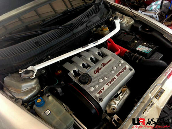 Ultra Racing Alfa Romeo 156 Front Strut Brace URTW2-119