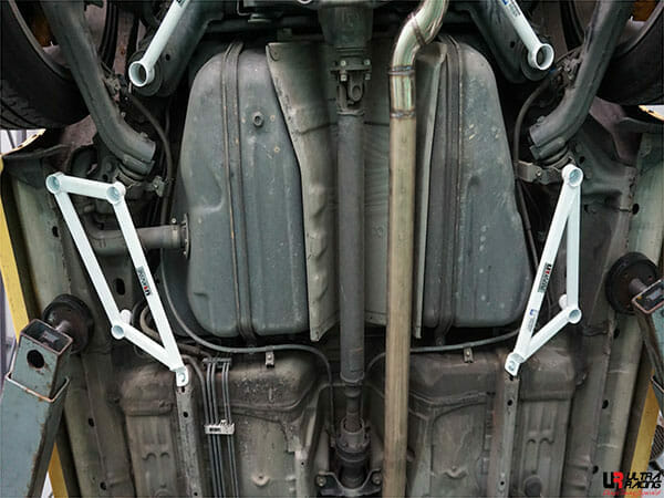 Ultra Racing 3-Point Fender Brace (UR-FD3-715P)