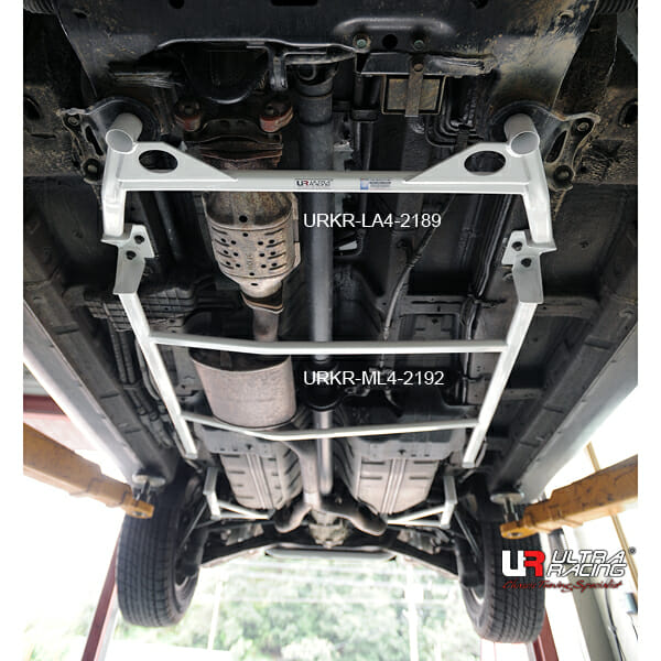 Ultra Racing 3-Point Fender Brace (UR-FD3-715P)