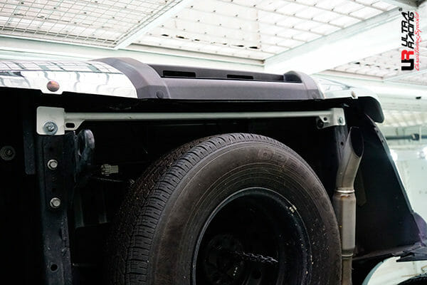 Ultra Racing 3-Point Fender Brace (UR-FD3-715P)