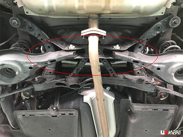 Ultra Racing 3-Point Fender Brace (UR-FD3-715P)