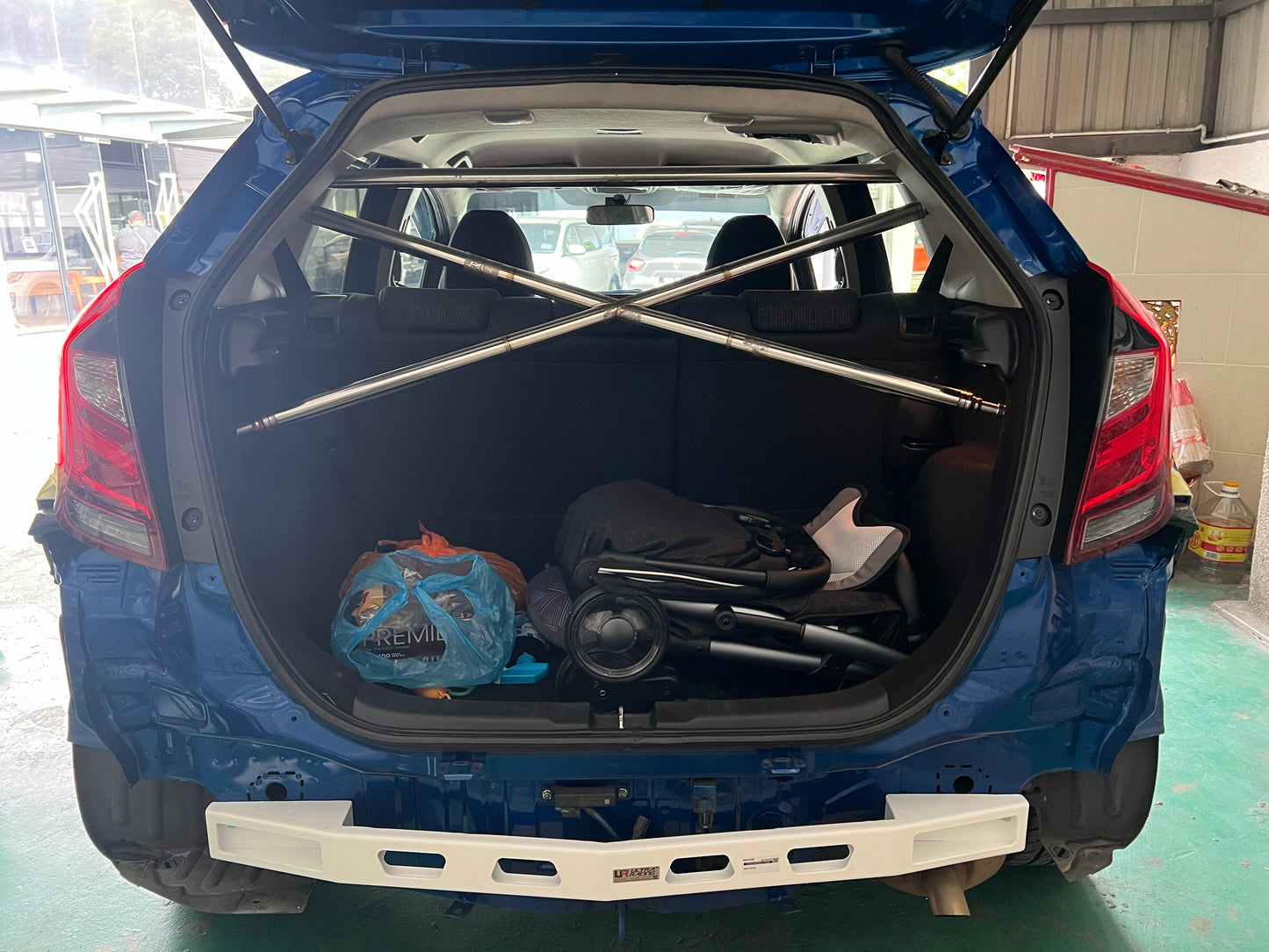 Ultra Racing 3-Point Fender Brace (UR-FD3-715P)