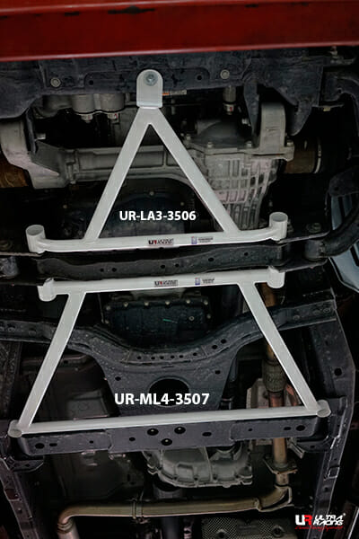 Ultra Racing 3-Point Fender Brace (UR-FD3-715P)