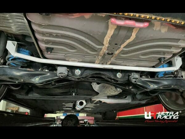 Ultra Racing 3-Point Fender Brace (UR-FD3-715P)